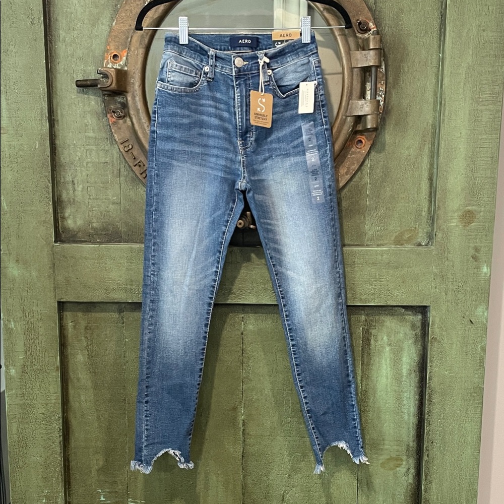 Aeropostale Women's Cropped Blue Jeans